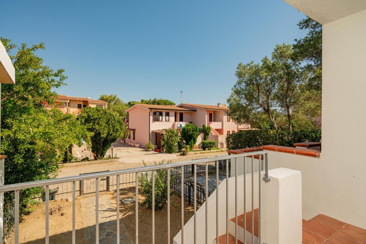 Appartamento Residenziale Trilocale 6 Posti Letto Via Oristano San Teodoro  Exterior photo